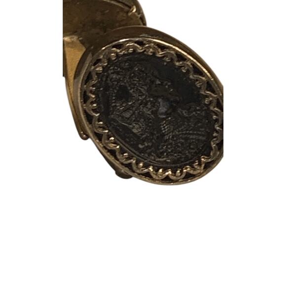 Vintage Signed DaVinci Cufflinks Intaglio Carved Soldier Bullet Back - Picture 7 of 8